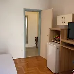 & Tepsa - Centre Gostinjska kuća 3*