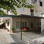 & Tepsa - Centre Gostinjska kuća 3*