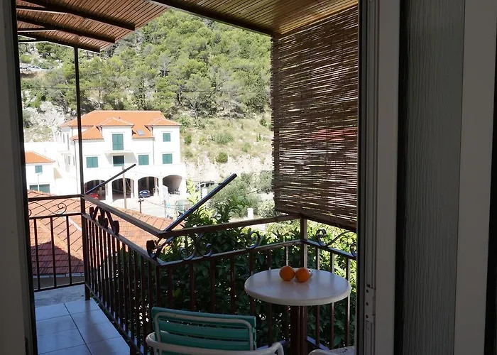 Vendégház & Tepsa - Centre Hvar Town