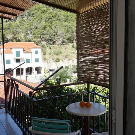 Vendégház & Tepsa - Centre Hvar Town